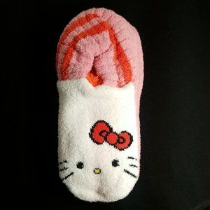 '23 Sanrio Hello Kitty Ladies Christmas Pink Fuzzy Slipper Socks Size 4-10 NWT